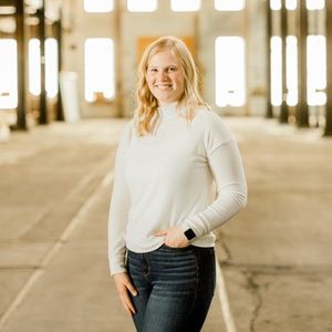 Meet your Posher, Emelia